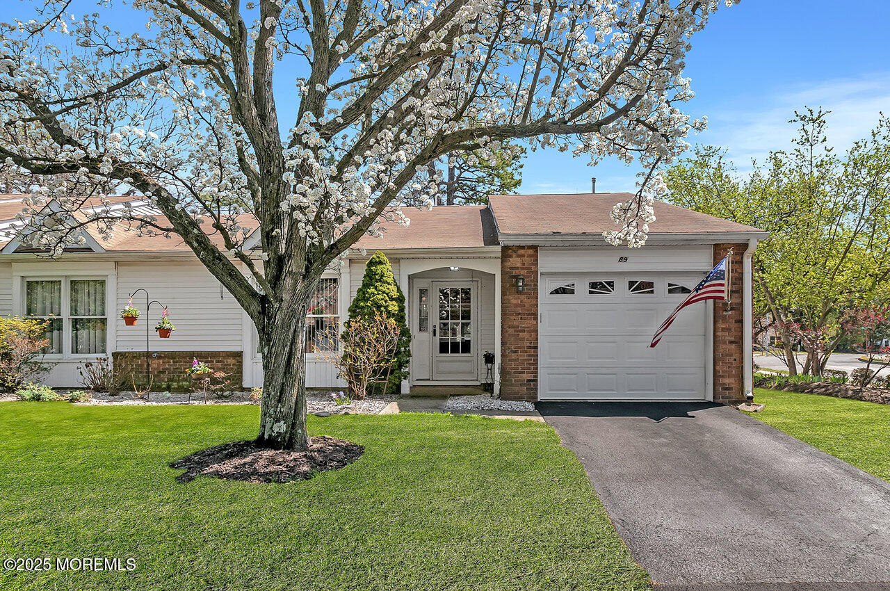 89 Chaucer Court, Lakewood, New Jersey image 3