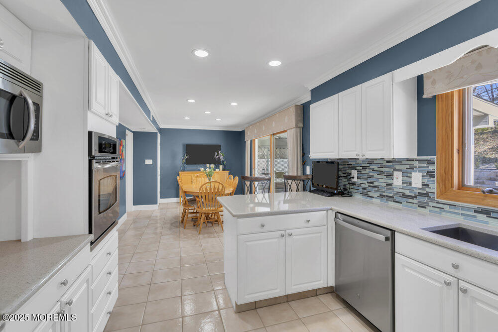 132 Idlebrook Lane, Aberdeen, New Jersey image 17