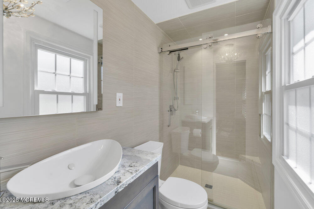132 Idlebrook Lane, Aberdeen, New Jersey image 31