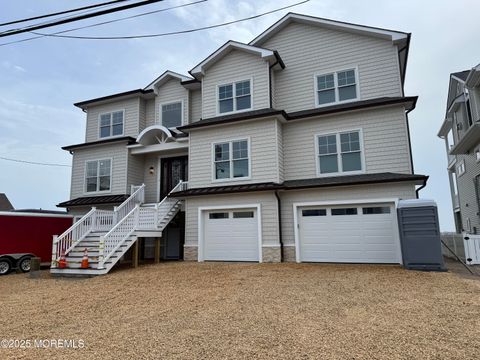 39 Bay Shore Drive Toms River NJ 08753