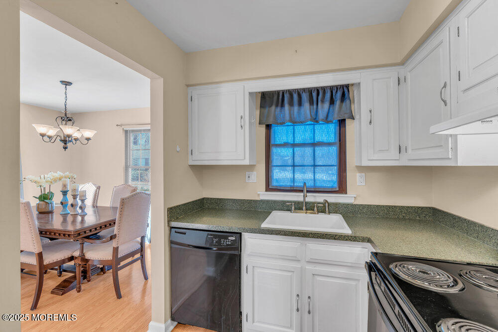 508 Wellington Place, Aberdeen, New Jersey image 4