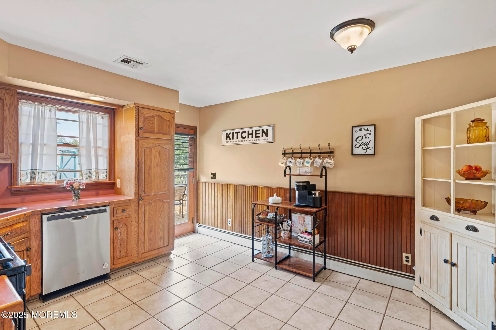 Toms River, New Jersey 08753, United States, 3 Bedrooms Bedrooms, ,2 BathroomsBathrooms,Residential,Active,156612