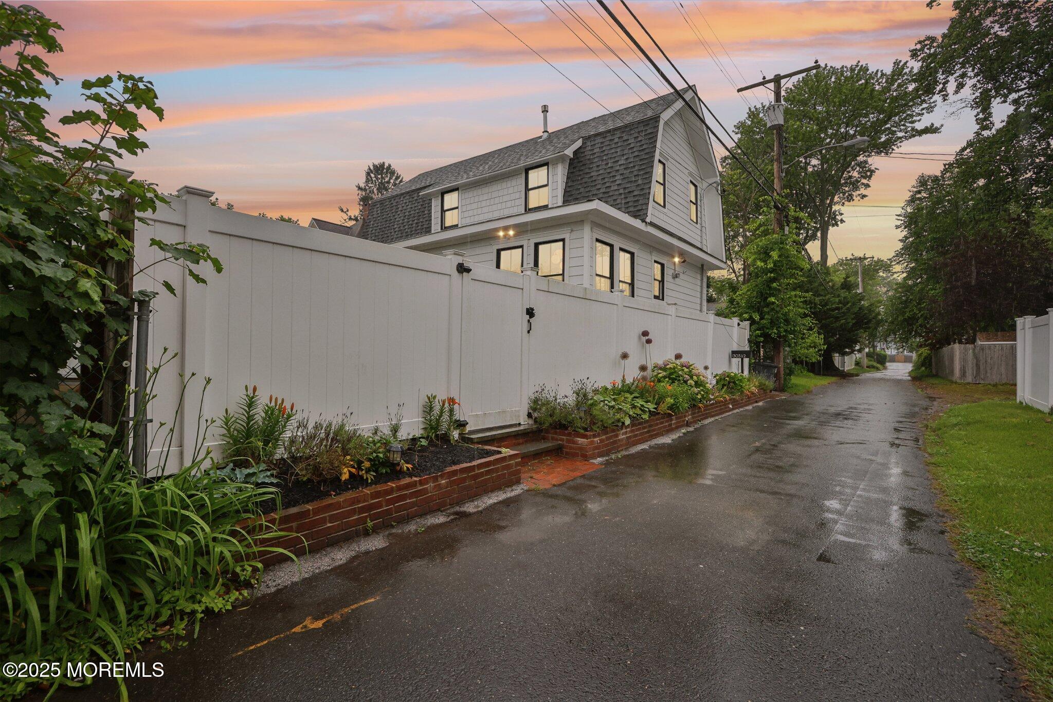 1303 1/2 Langford Street