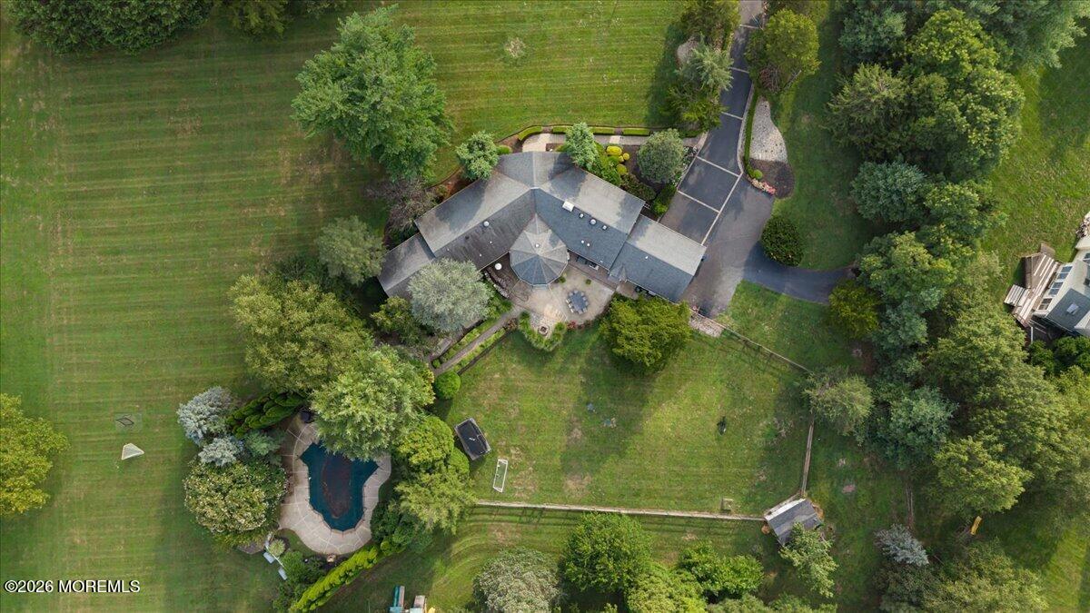 48 Lakeside Avenue