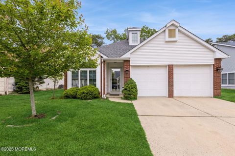 Photo of 1640 Goldspire Road, Toms River, NJ 08755 (MLS # 22535633)