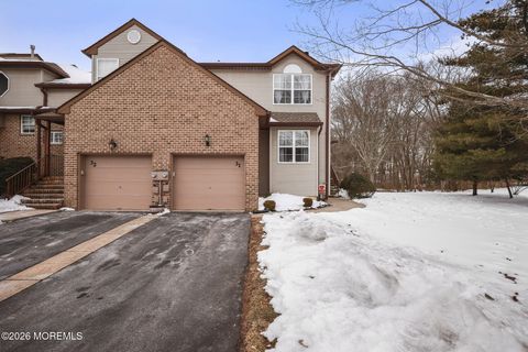 Condo For Sale - 31 Atrium Way #3-1<br/> Manalapan, NJ 07726