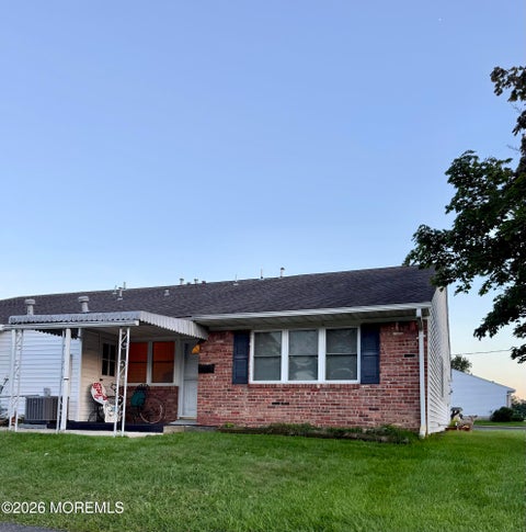 Condo For Sale - 2 Montana Court #327<br/> Middlesex County, Matawan, NJ 07747