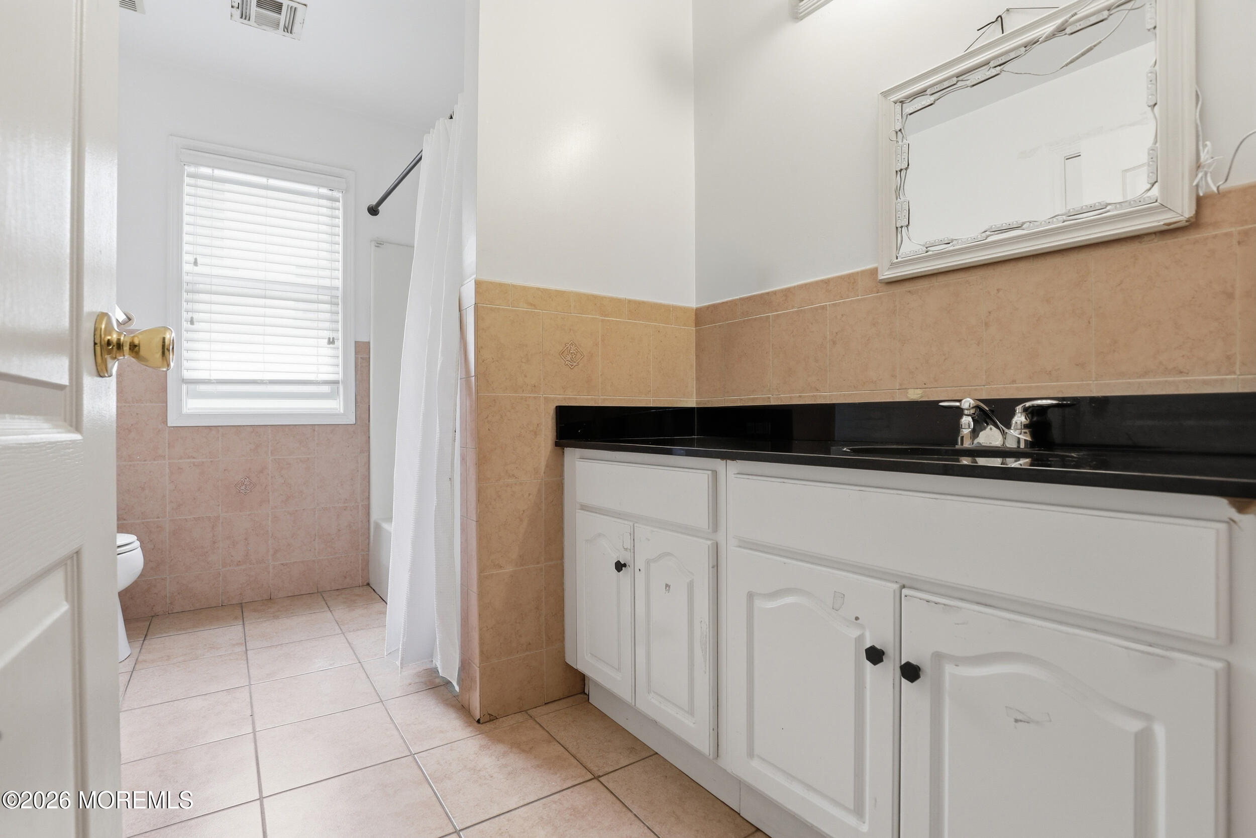 Lakewood, New Jersey, 08701, United States, 6 Bedrooms Bedrooms, ,4 BathroomsBathrooms,Residential,Active,2042659