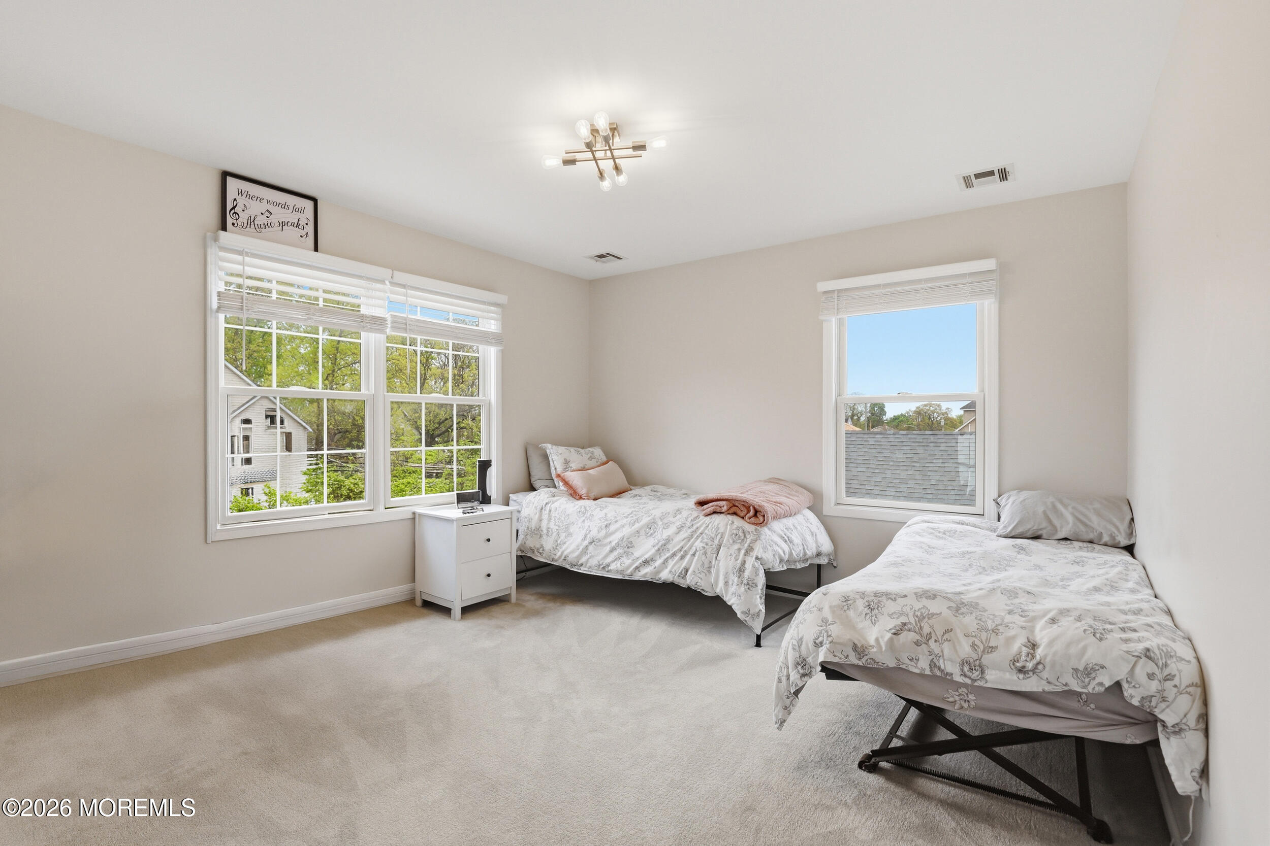 Lakewood, New Jersey, 08701, United States, 6 Bedrooms Bedrooms, ,4 BathroomsBathrooms,Residential,Active,2042659