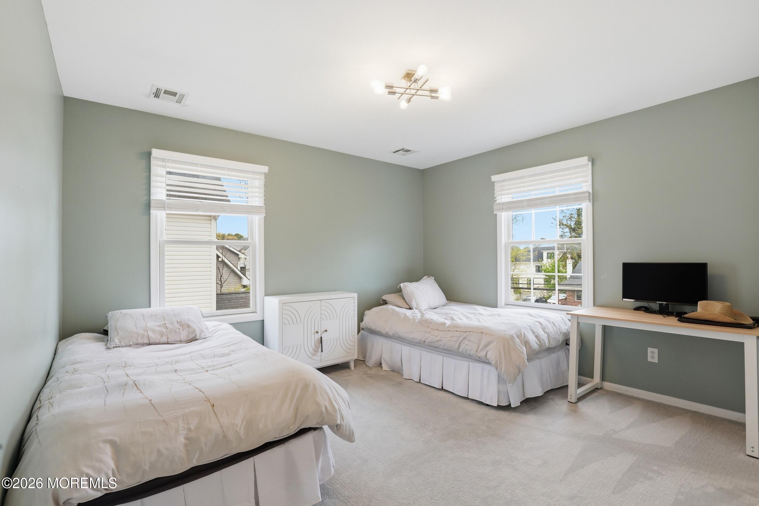 Lakewood, New Jersey, 08701, United States, 6 Bedrooms Bedrooms, ,4 BathroomsBathrooms,Residential,Active,2042659