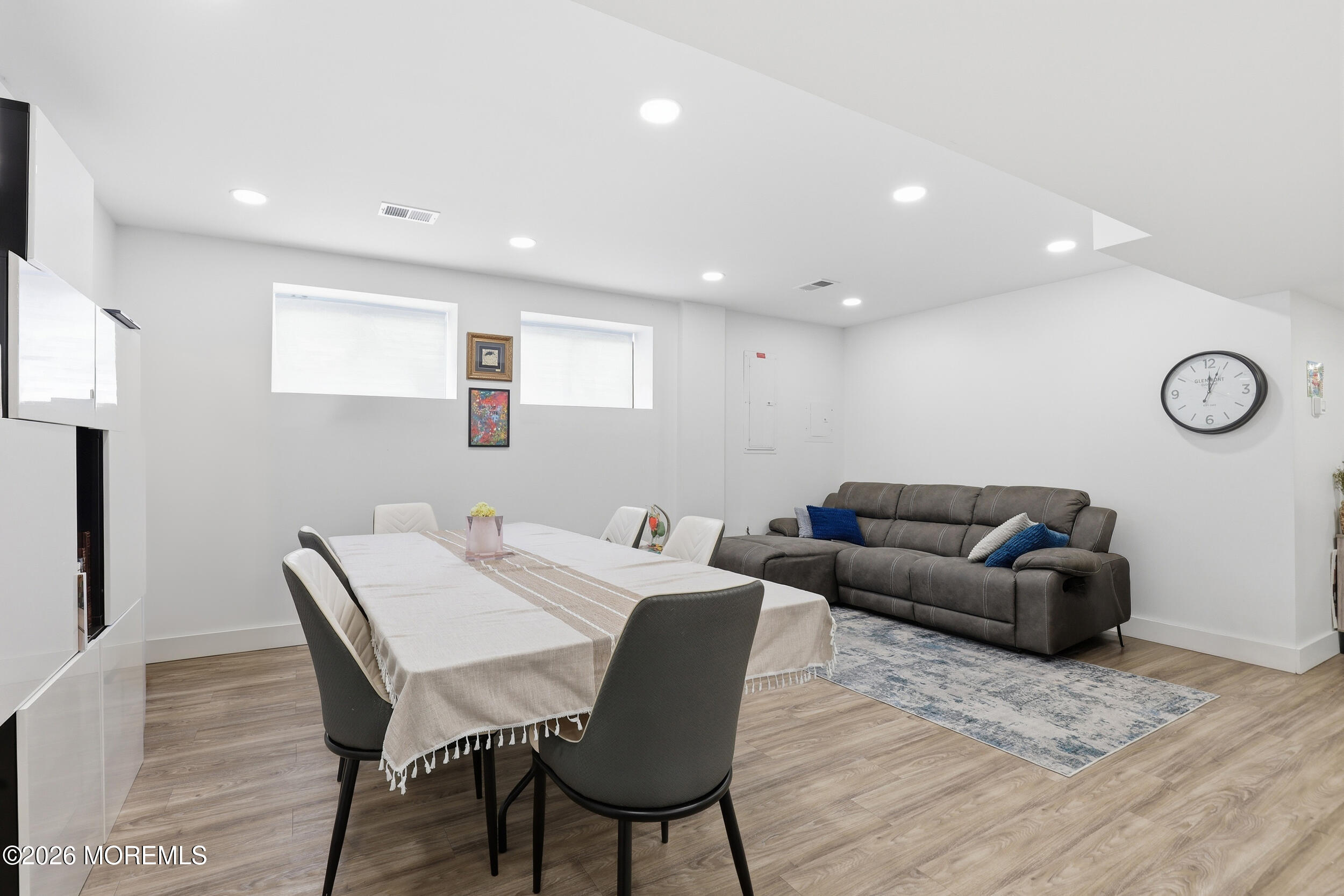 Lakewood, New Jersey, 08701, United States, 6 Bedrooms Bedrooms, ,4 BathroomsBathrooms,Residential,Active,2042659