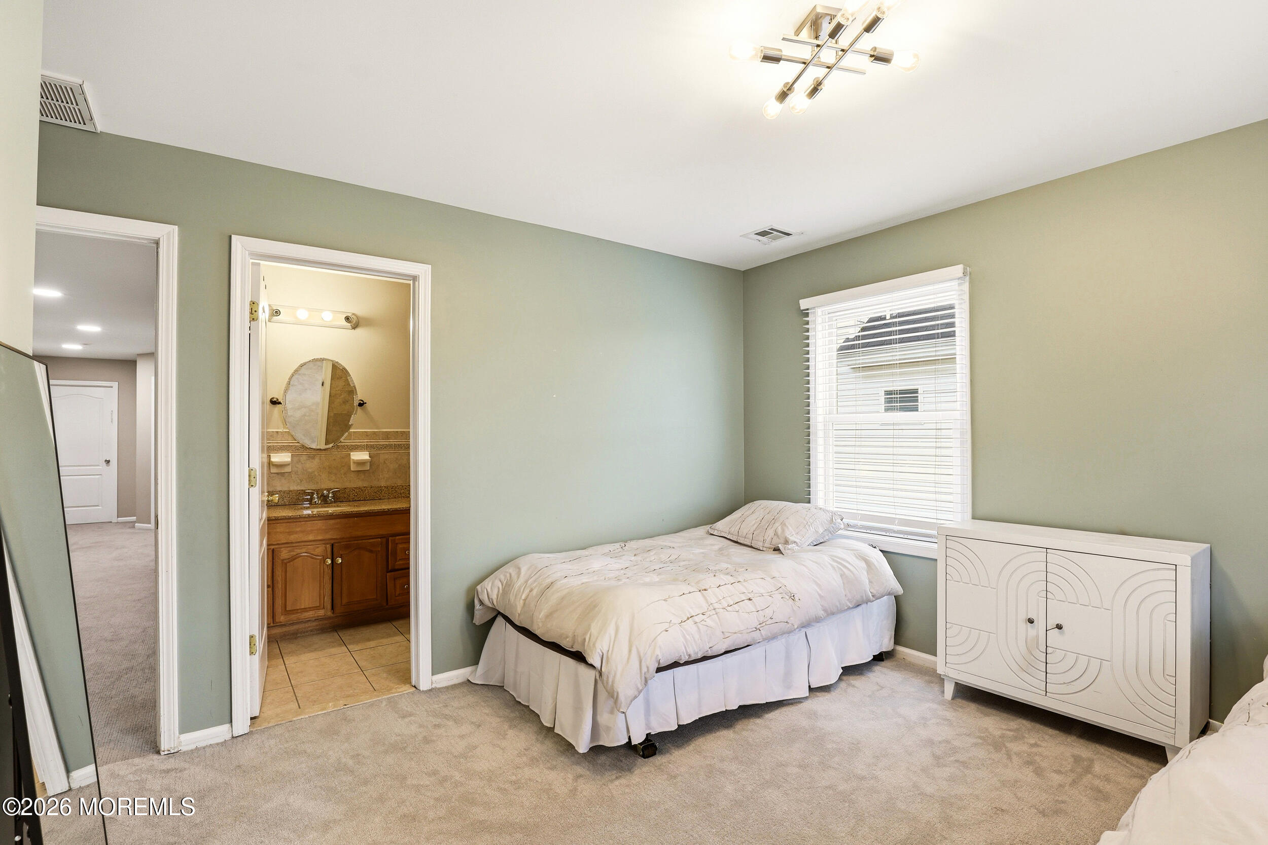 Lakewood, New Jersey, 08701, United States, 6 Bedrooms Bedrooms, ,4 BathroomsBathrooms,Residential,Active,2042659