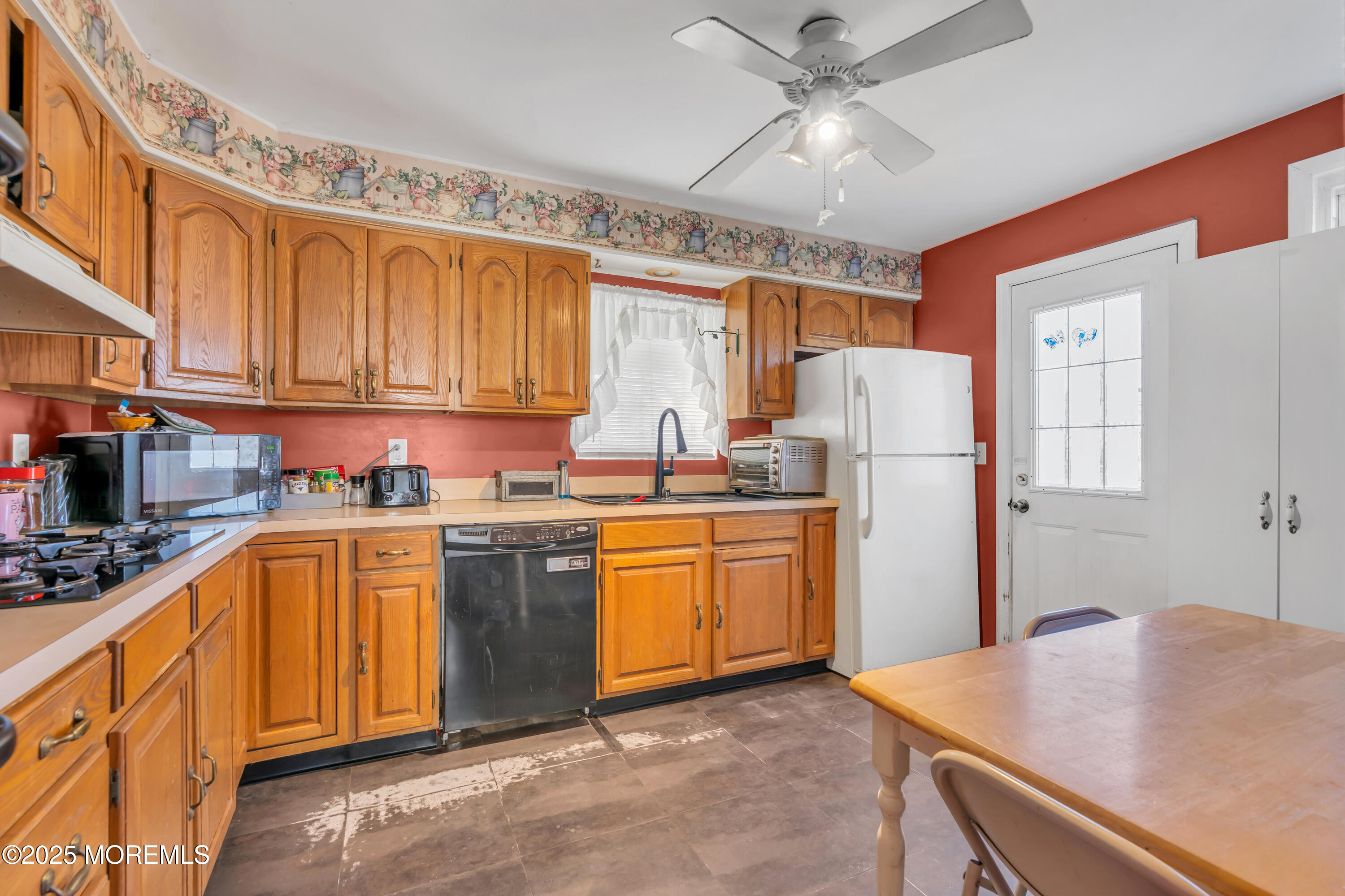 412 East Avenue, Sewaren, New Jersey image 6