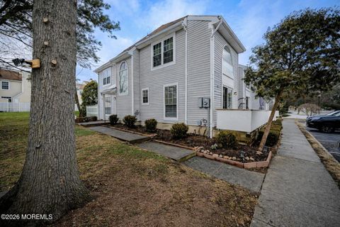 Condo For Sale - 22 Borelle Square<br/> Parlin, NJ 08859