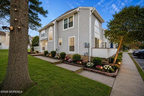 Condo For Sale - 22 Borelle Square<br/> Parlin, NJ 08859