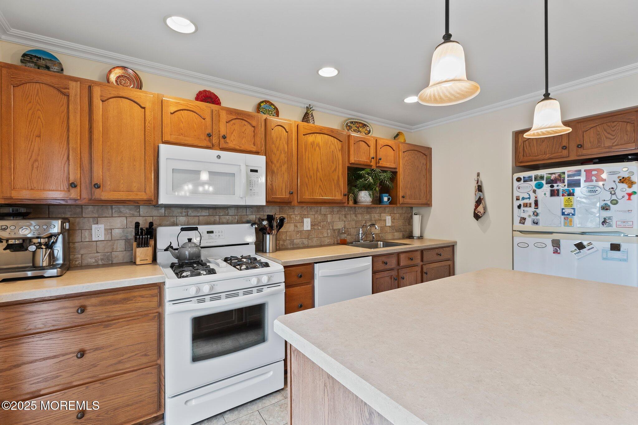 203 Tanglewood Court, Middletown, New Jersey image 9