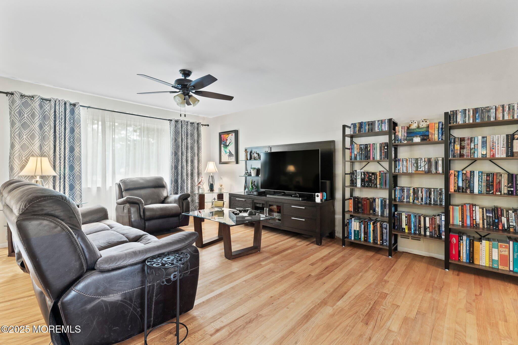 203 Tanglewood Court, Middletown, New Jersey image 6