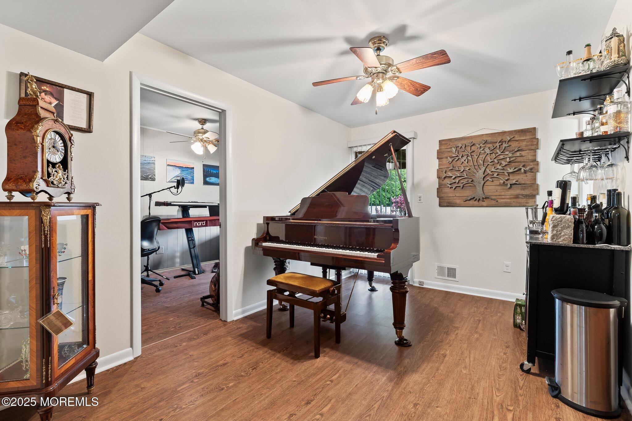 203 Tanglewood Court, Middletown, New Jersey image 16