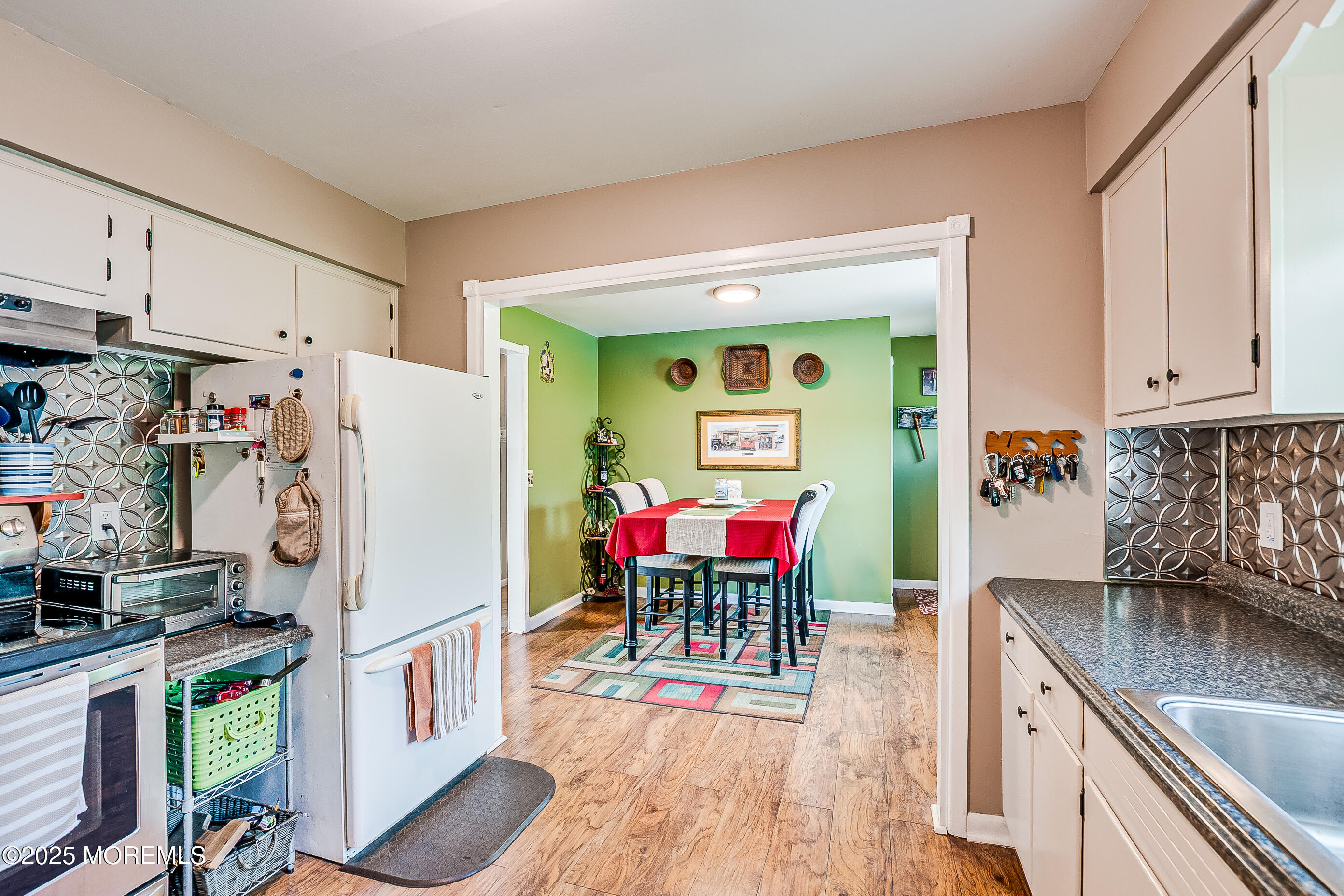 80 Sweetmans Lane, Manalapan, New Jersey image 19