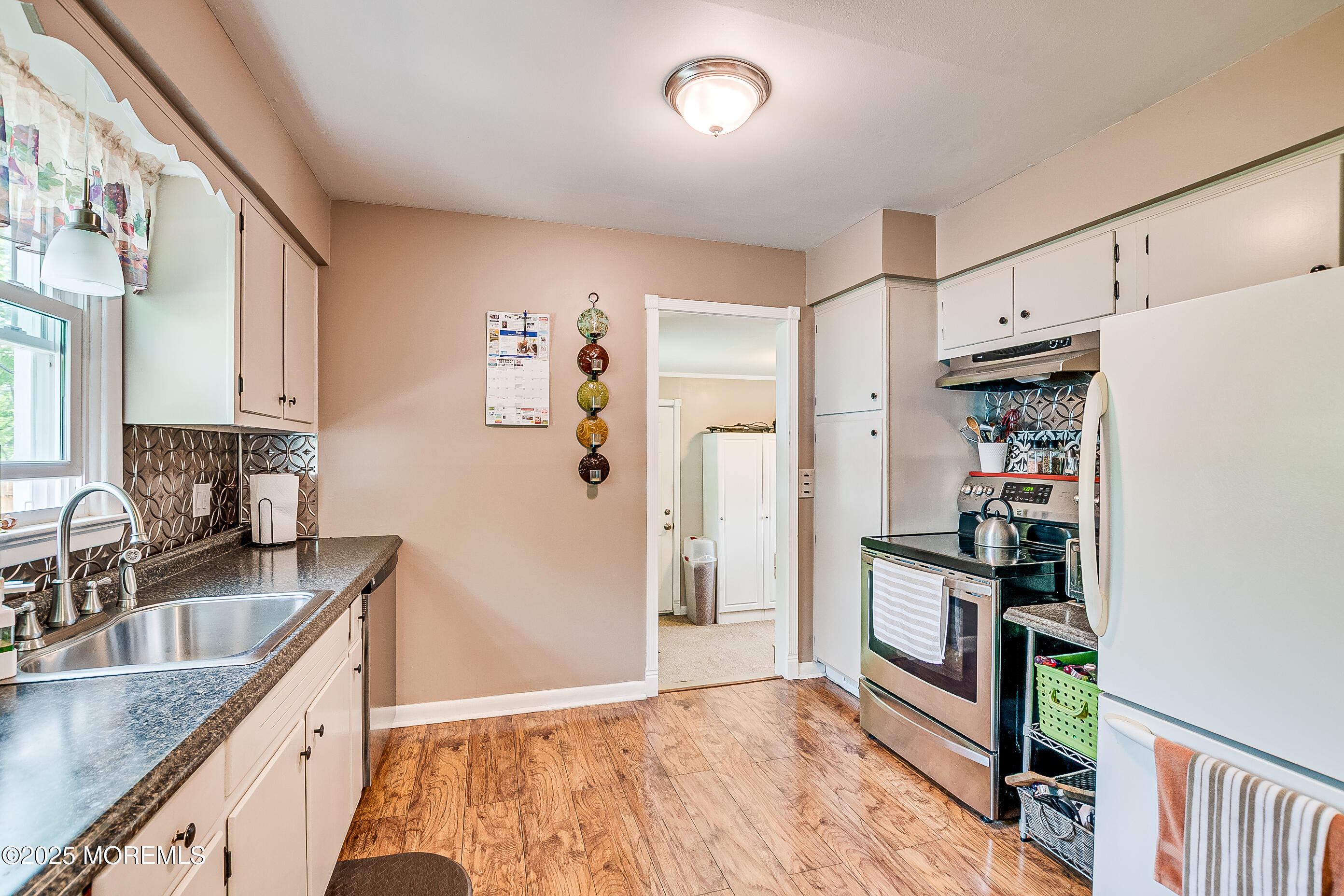 80 Sweetmans Lane, Manalapan, New Jersey image 16