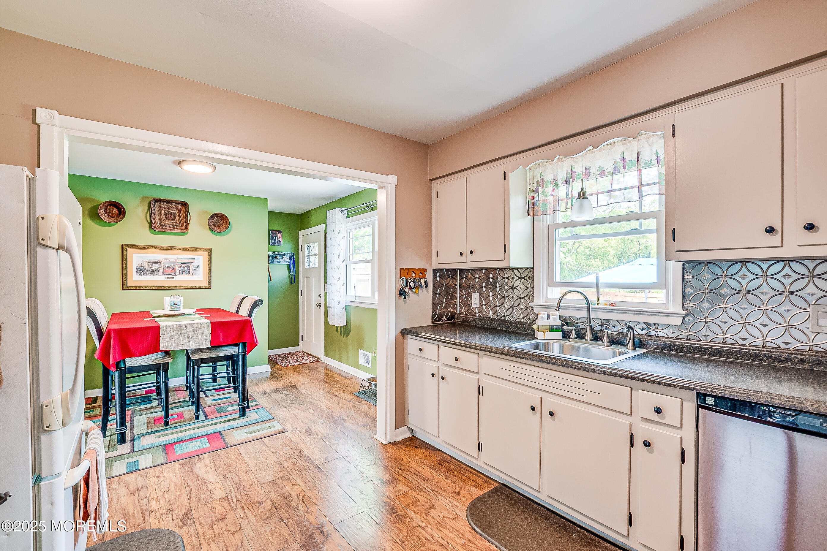 80 Sweetmans Lane, Manalapan, New Jersey image 18