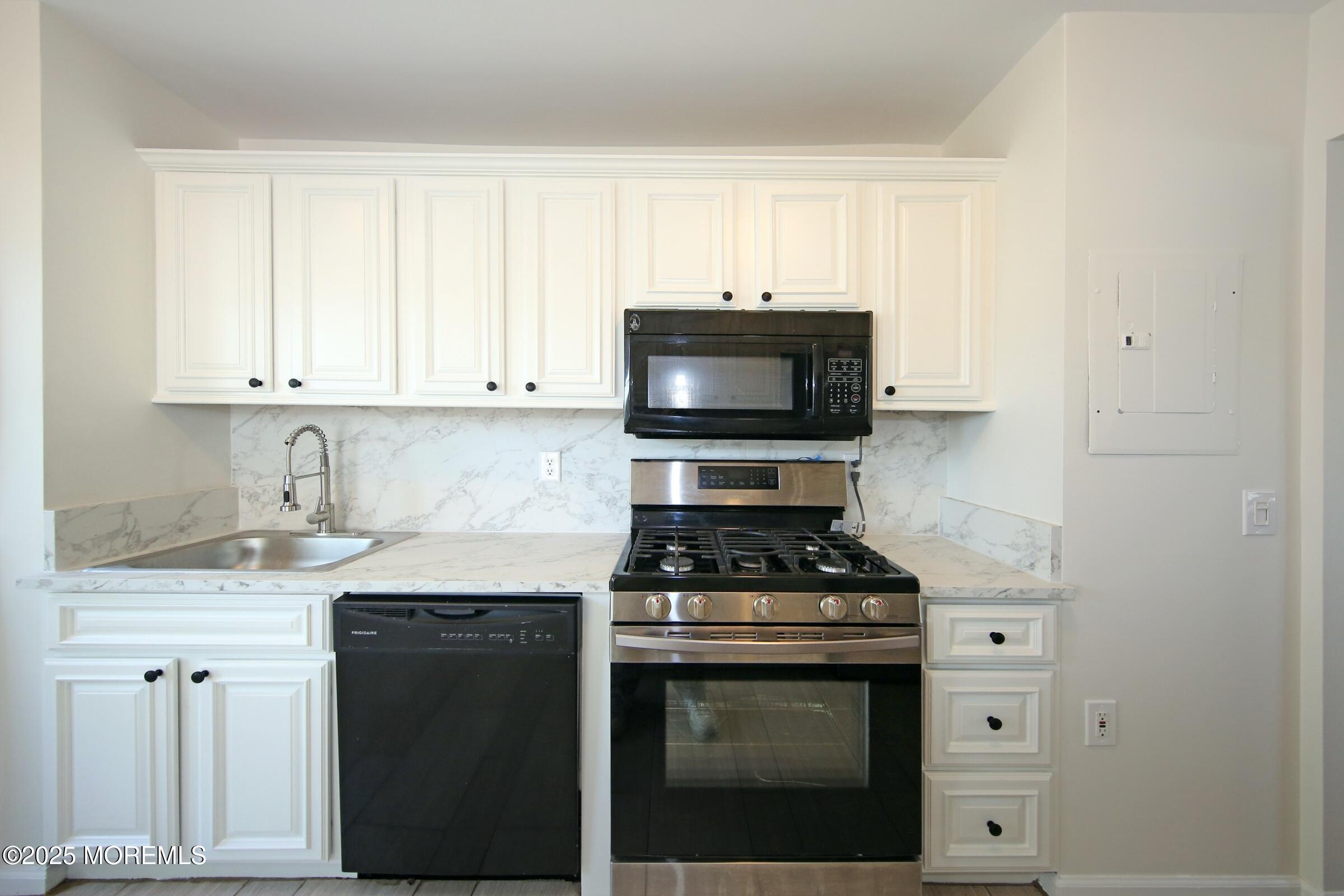 325 W Prospect Avenue, Keyport, New Jersey image 19