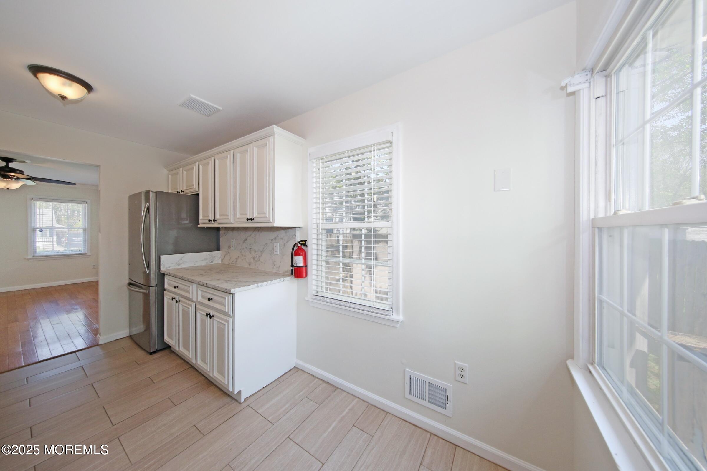 325 W Prospect Avenue, Keyport, New Jersey image 15