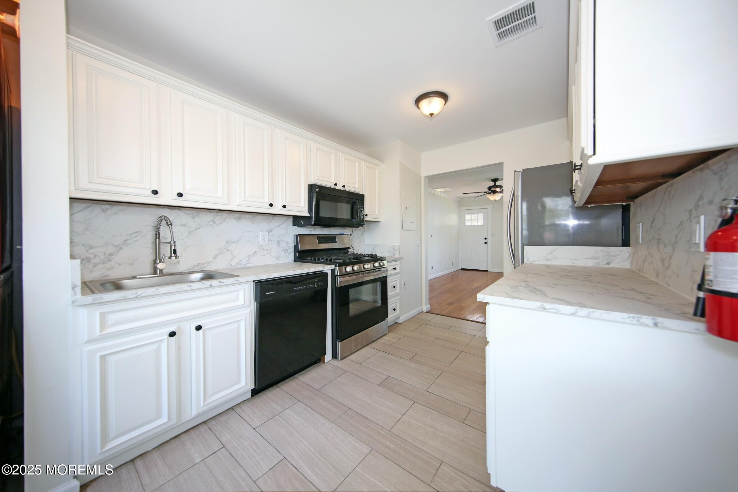 325 W Prospect Avenue, Keyport, New Jersey image 16