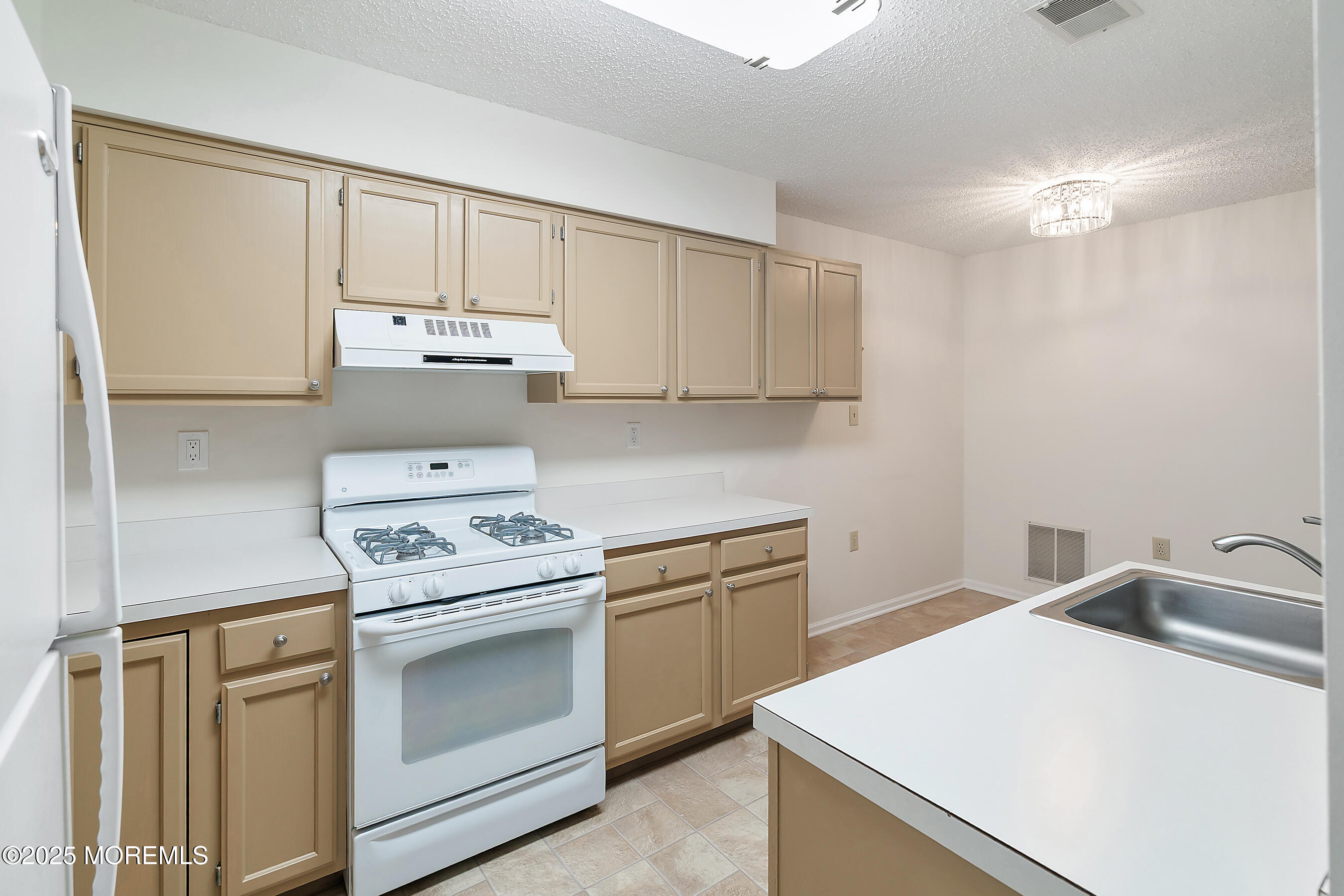 29 Copley Court #6, Freehold, New Jersey image 12