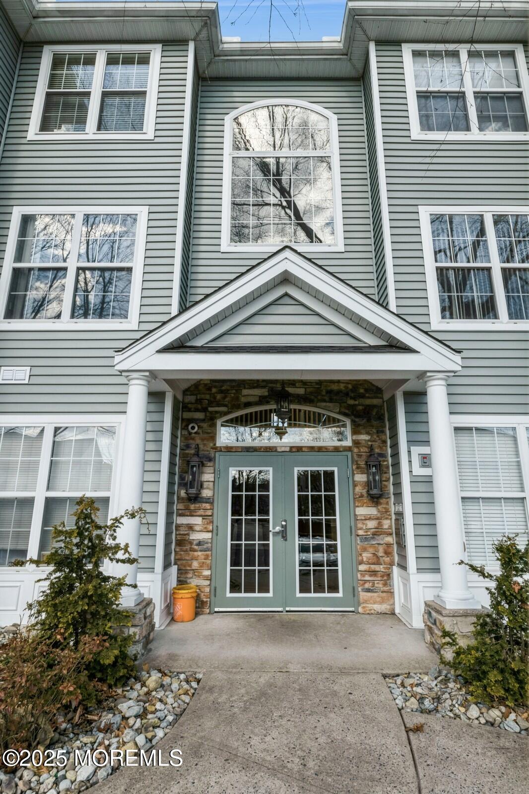 529 Saint Andrews Place, Manalapan, New Jersey image 2