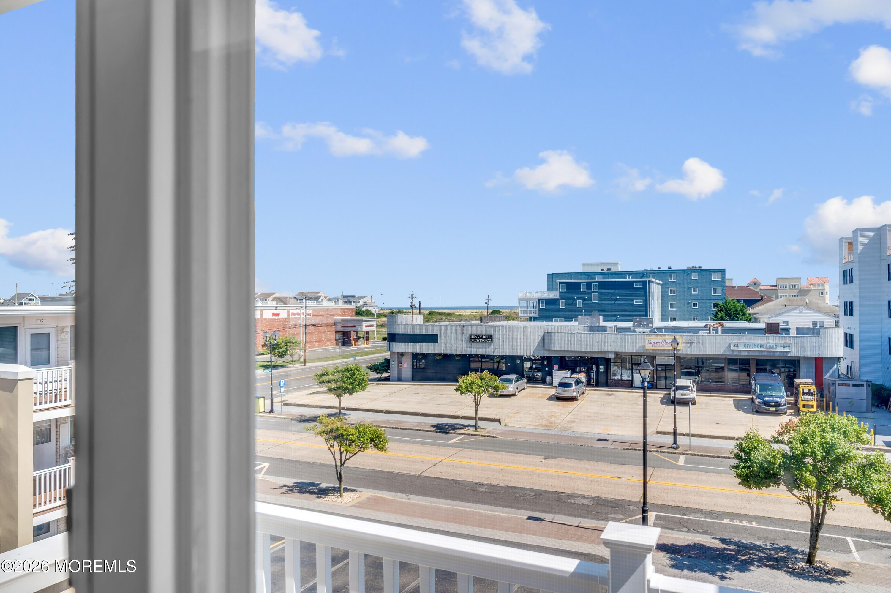1501 E Boulevard 33