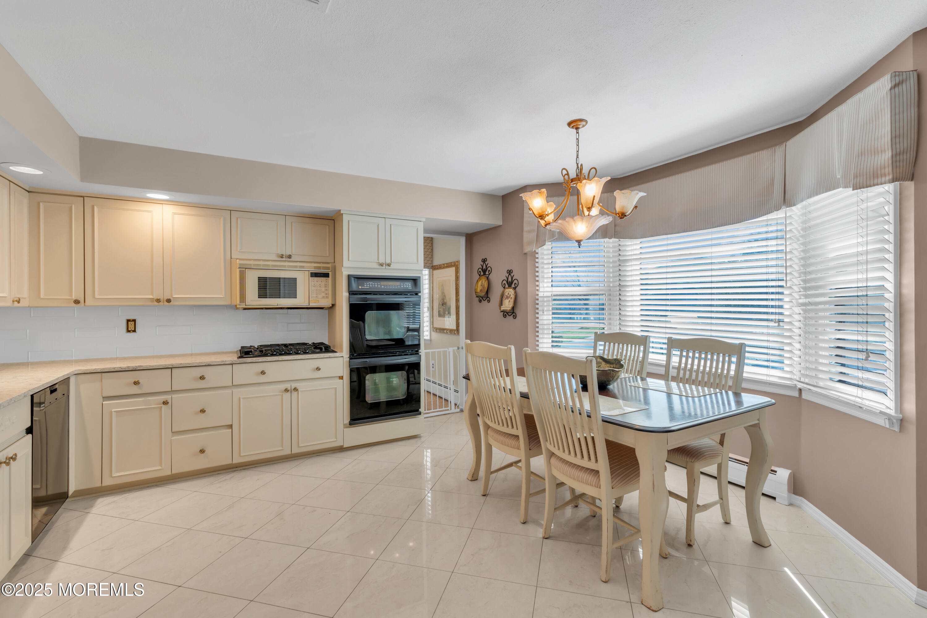 15 Julian Way, Marlboro, New Jersey image 13