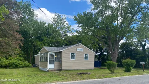 MLS: 22515222