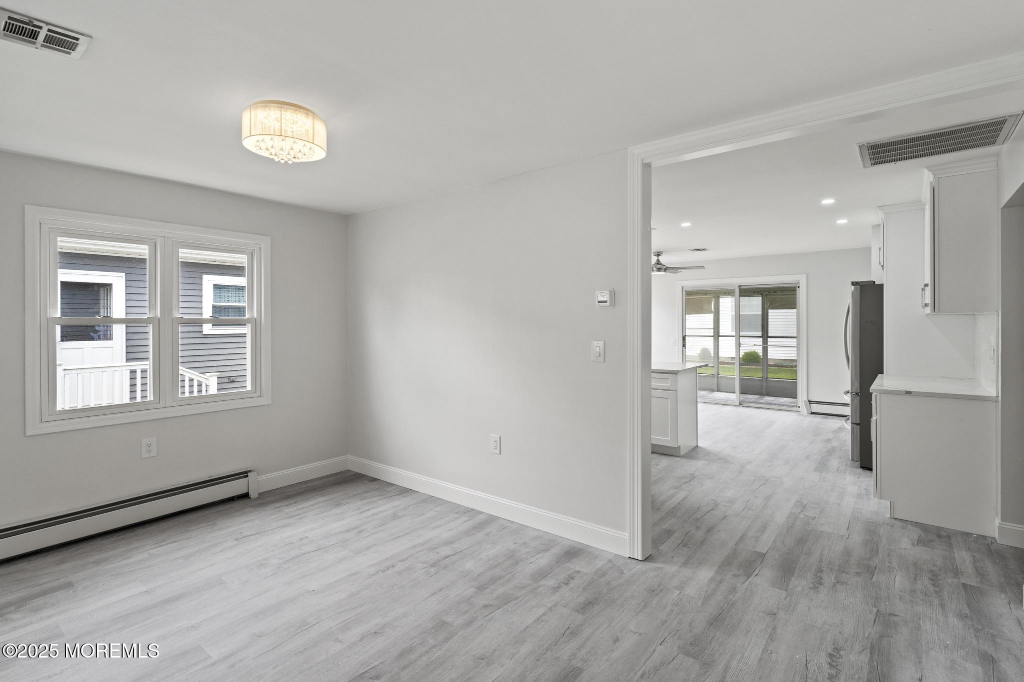 93 Paradise Boulevard