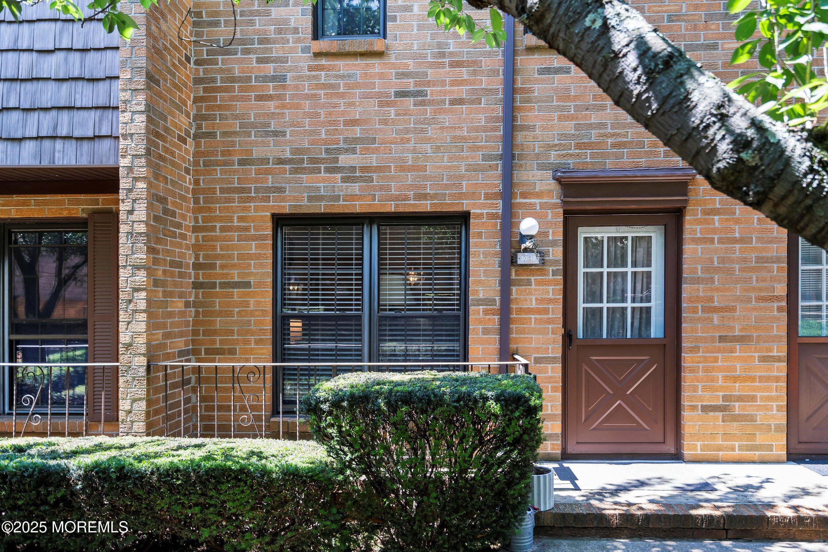 301 Spring Street 19