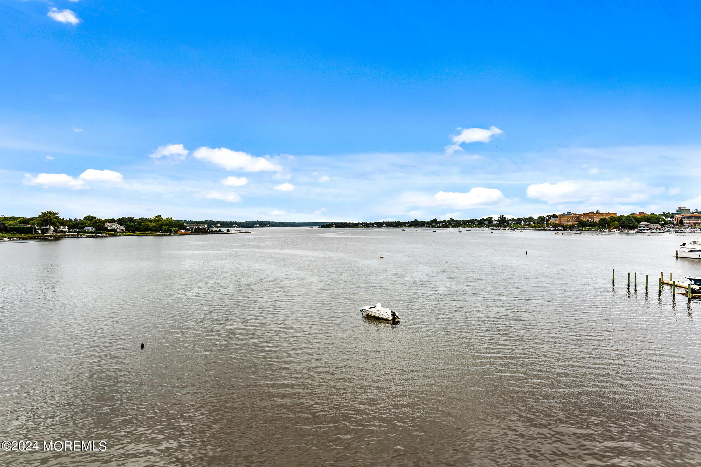 Red Bank, New Jersey 07701, United States, 2 Bedrooms Bedrooms, ,2 BathroomsBathrooms,Residential,Active,40320