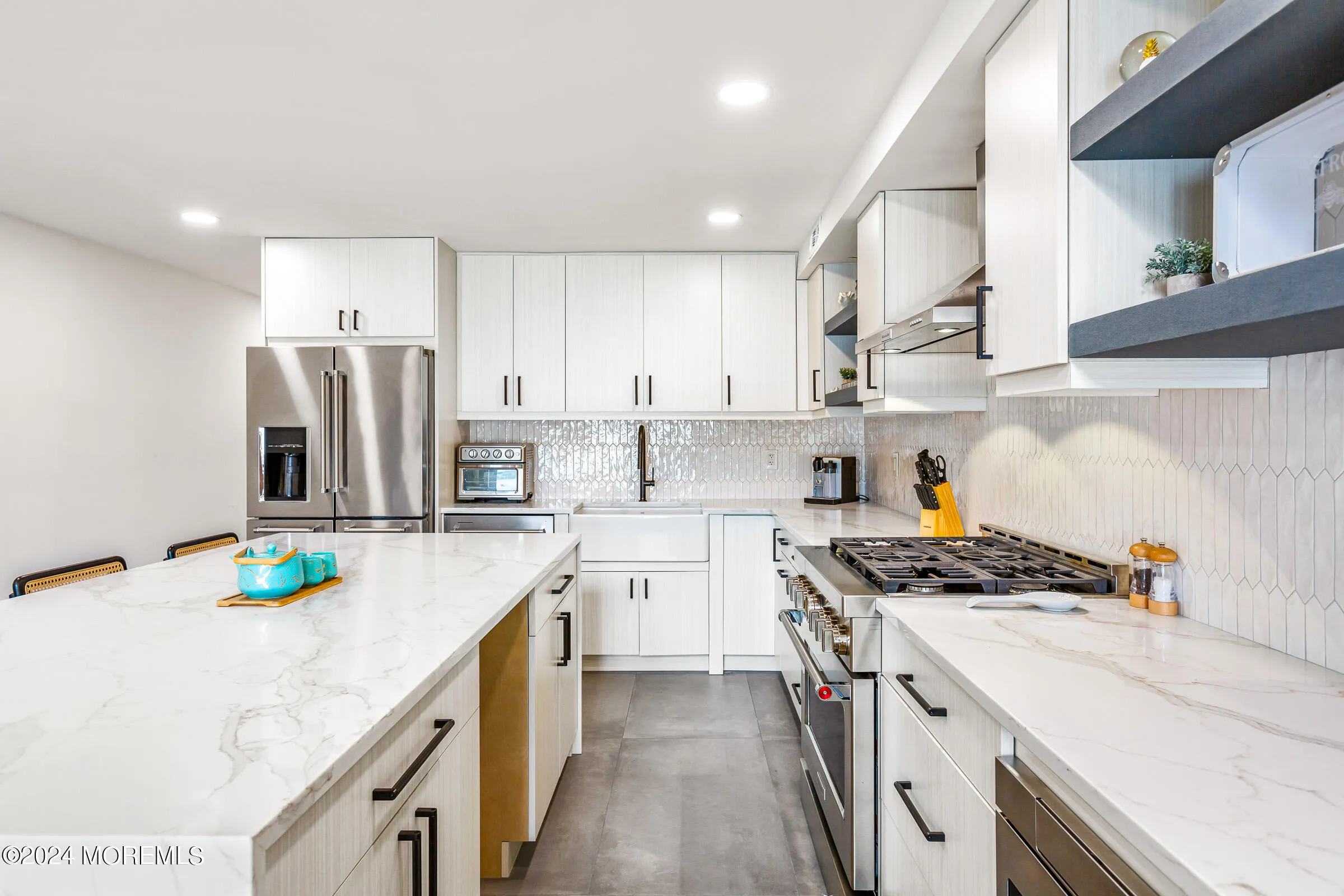 Red Bank, New Jersey 07701, United States, 2 Bedrooms Bedrooms, ,2 BathroomsBathrooms,Residential,Active,40320