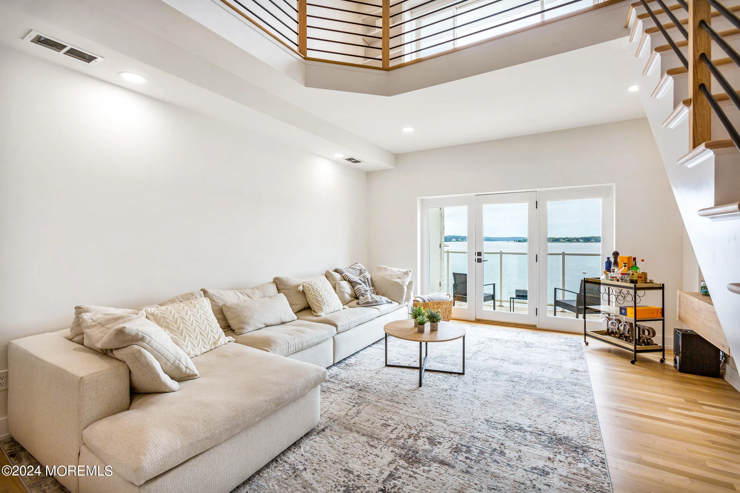 Red Bank, New Jersey 07701, United States, 2 Bedrooms Bedrooms, ,2 BathroomsBathrooms,Residential,Active,40320