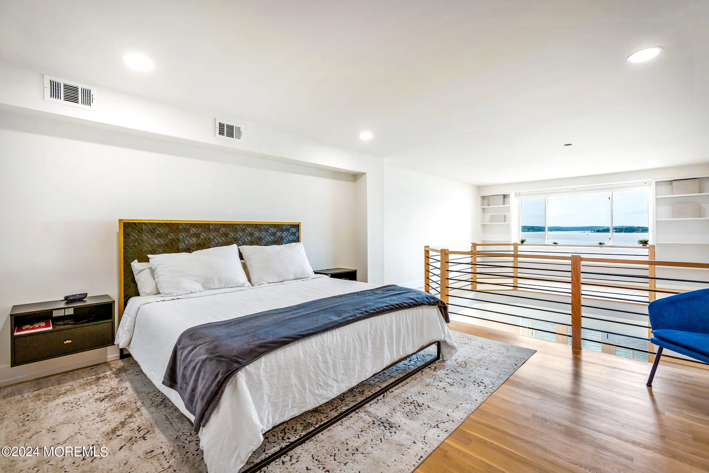 Red Bank, New Jersey 07701, United States, 2 Bedrooms Bedrooms, ,2 BathroomsBathrooms,Residential,Active,40320