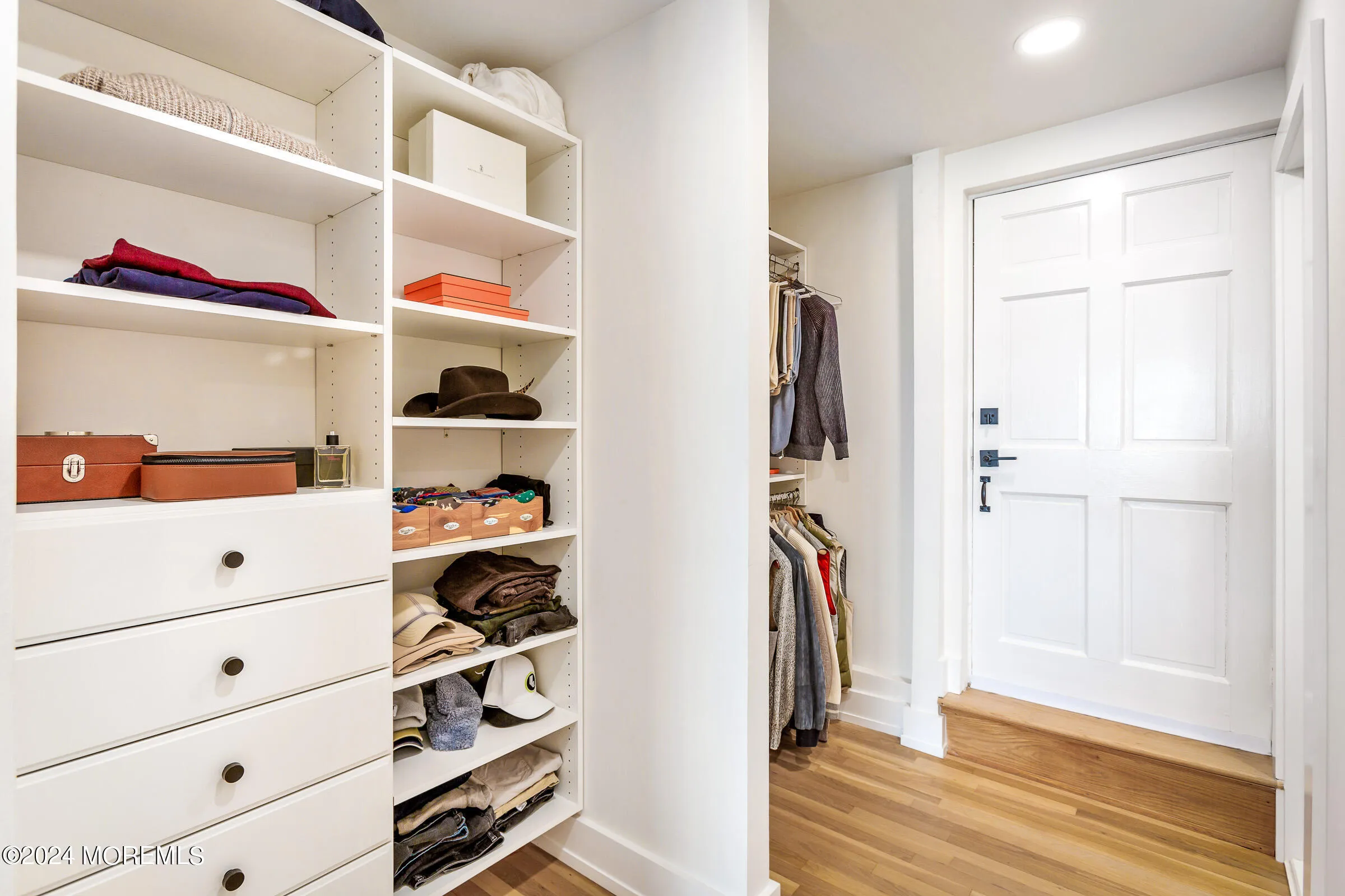 Red Bank, New Jersey 07701, United States, 2 Bedrooms Bedrooms, ,2 BathroomsBathrooms,Residential,Active,40320