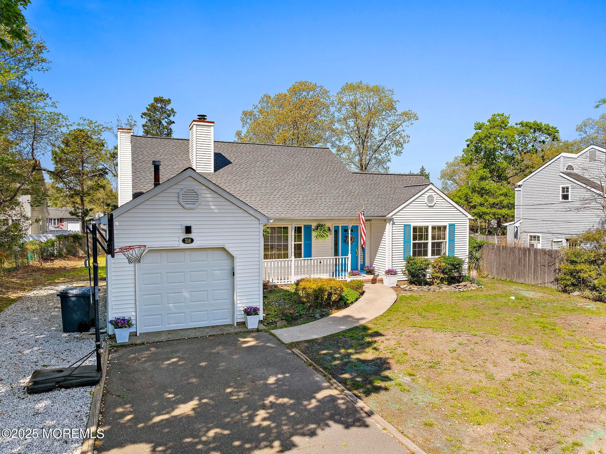 Manahawkin, New Jersey 08050, United States, 3 Bedrooms Bedrooms, ,3 BathroomsBathrooms,Residential,Active,127402