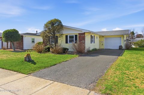 Homes For Sale - 93 Baser Lane<br/> Ocean County, Brick, NJ 08724