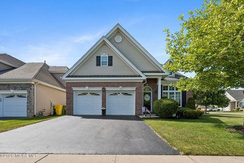 Homes For Sale - 60 Jumping Brook Drive<br/> Lakewood, NJ 08701