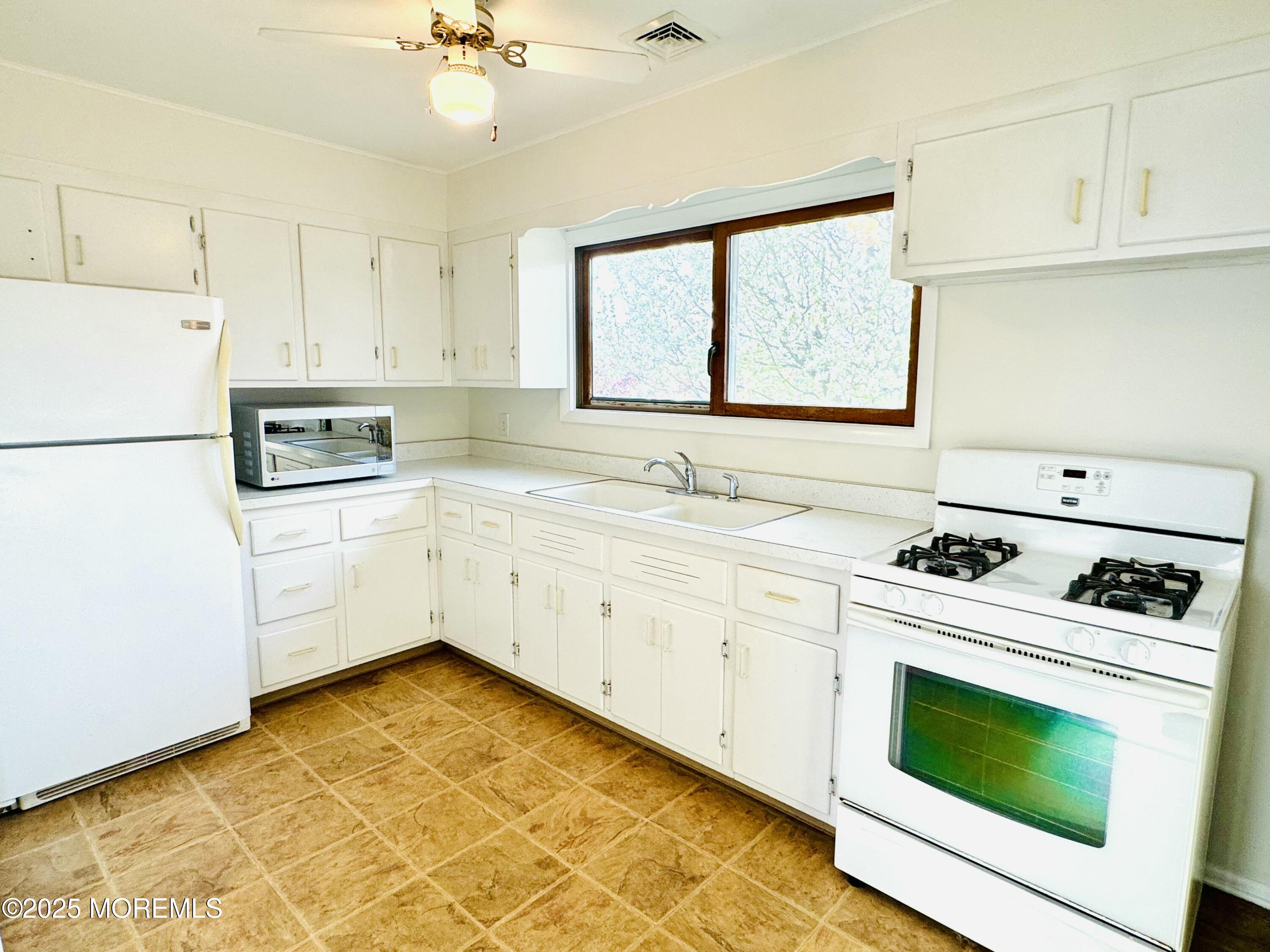 922 Capstan Drive, Forked River, New Jersey image 13