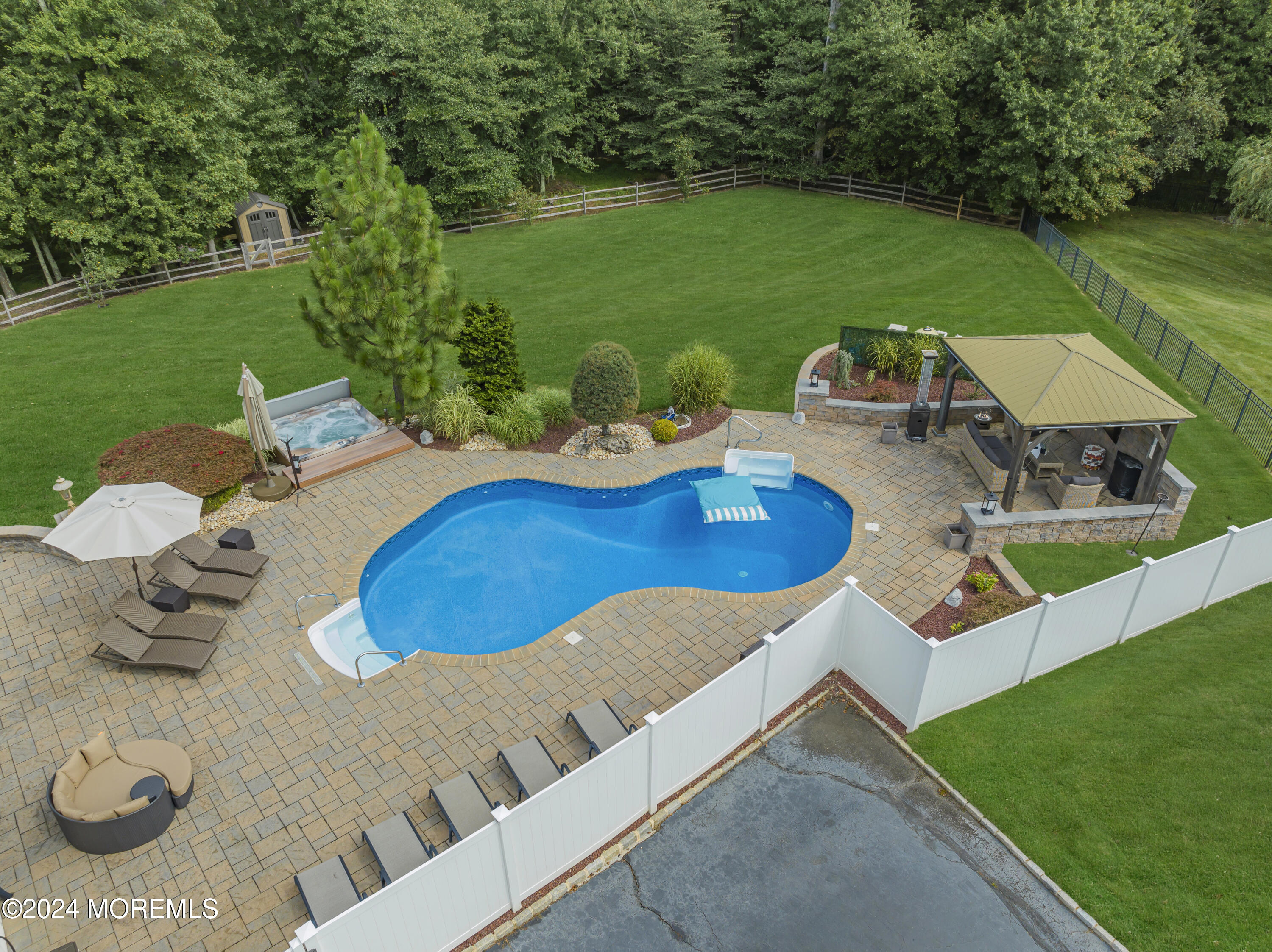 5 Ike Court, Marlboro, New Jersey image 2