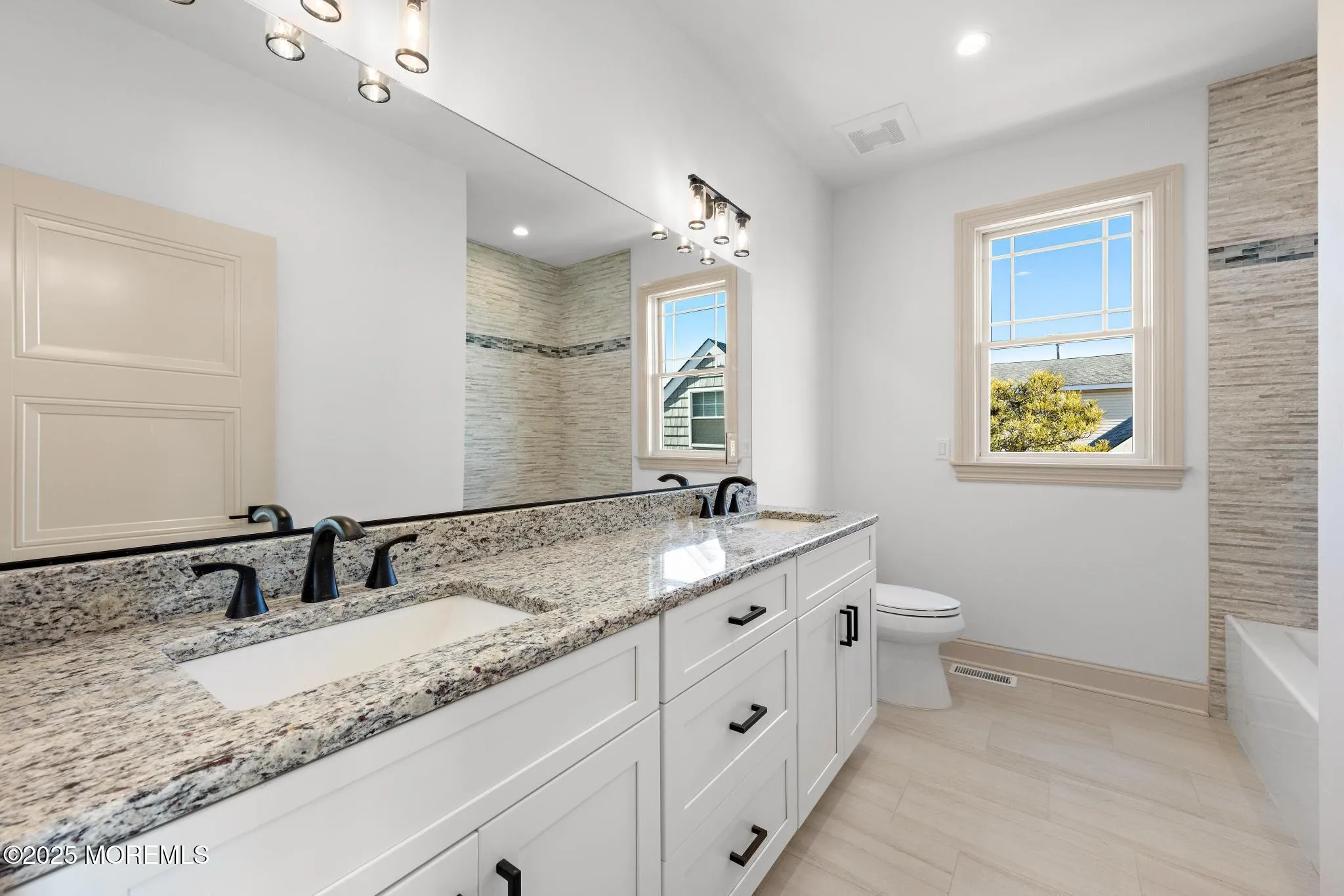 Surf City, New Jersey 08008, United States, 4 Bedrooms Bedrooms, ,5 BathroomsBathrooms,Residential,Active,9469