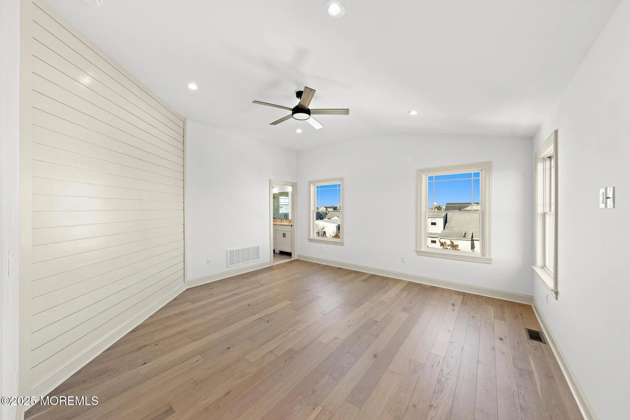 Surf City, New Jersey 08008, United States, 4 Bedrooms Bedrooms, ,5 BathroomsBathrooms,Residential,Active,9469