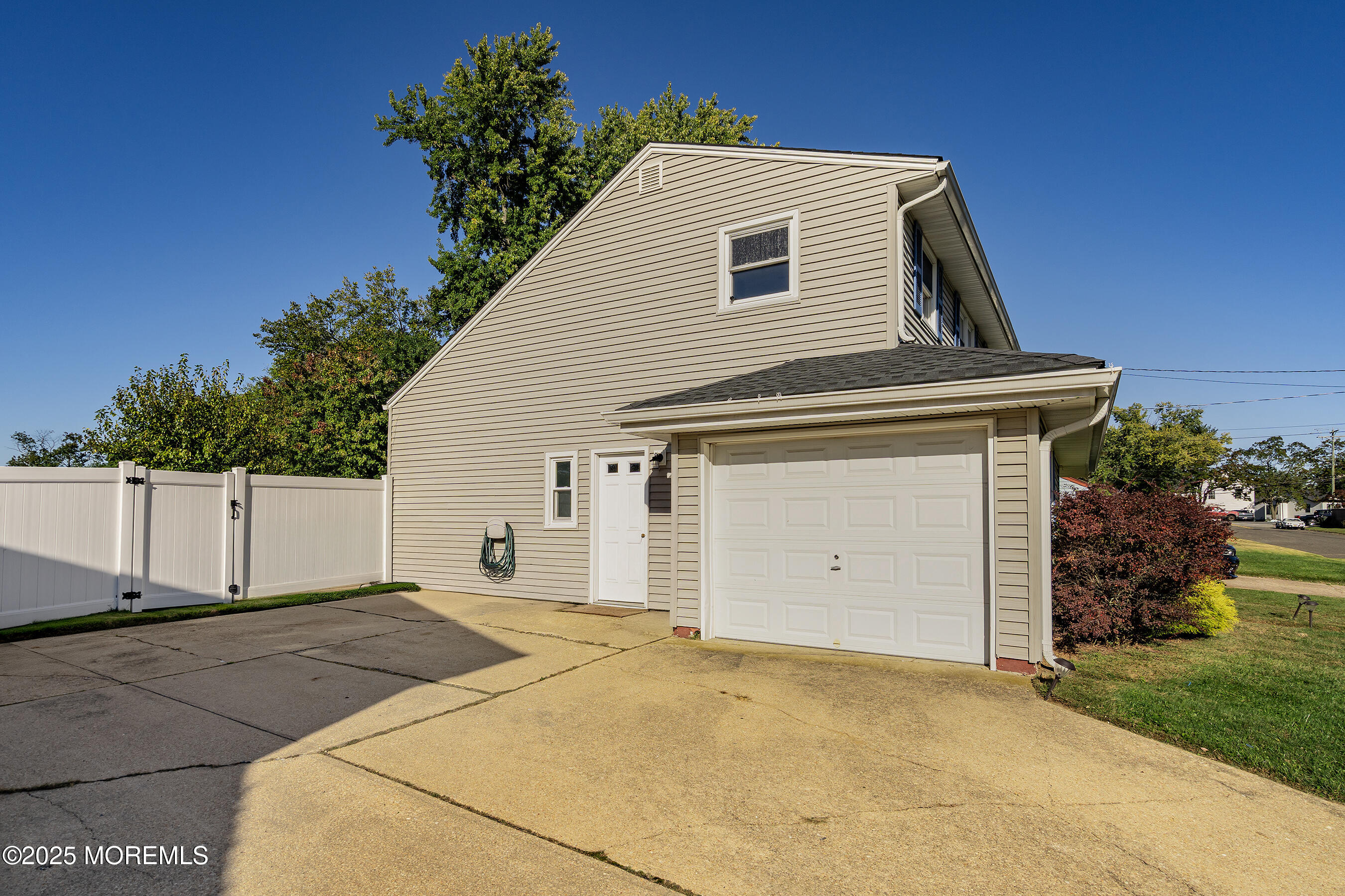 10 Deer Street
