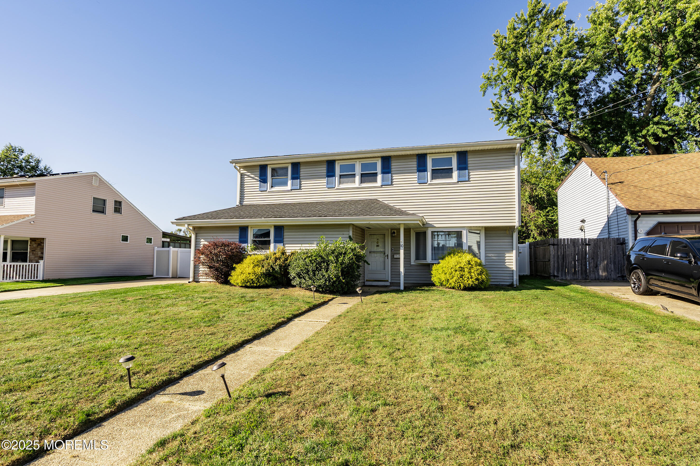 10 Deer Street