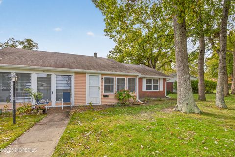 Photo of 72F Dorchester Drive, Lakewood, NJ 08701 (MLS # 22531463)